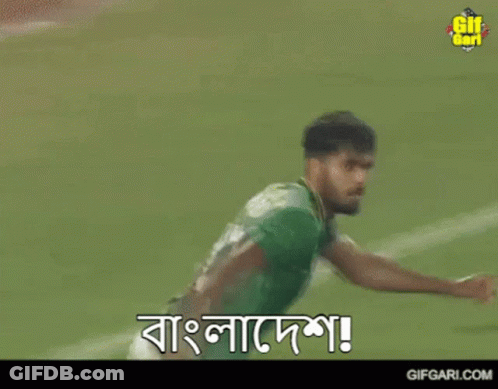 A Soccer Player With The Number 22 On His Shirt GIF