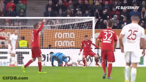 A Soccer Player With The Number 32 On Their Jersey GIF