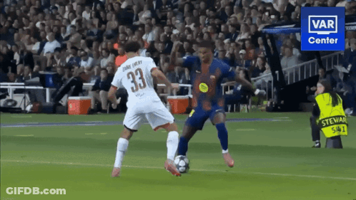 A Soccer Player With The Number 33 On His Back GIF