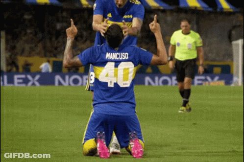 A Soccer Player With The Number 40 On His Shirt GIF