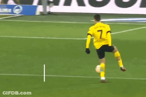 A Soccer Player With The Number 7 On His Back GIF