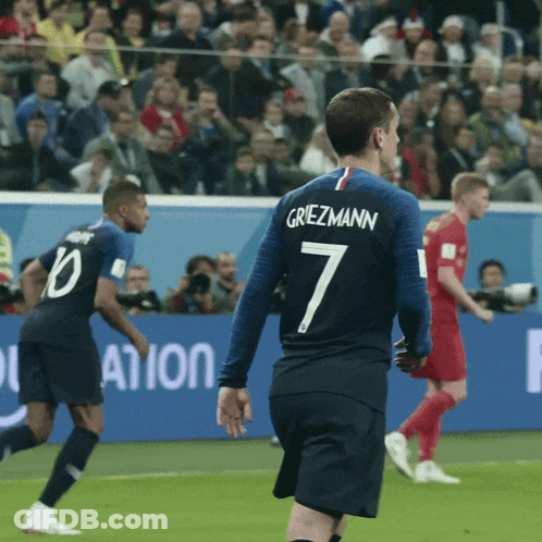 A Soccer Player With The Number 7 On His Shirt GIF