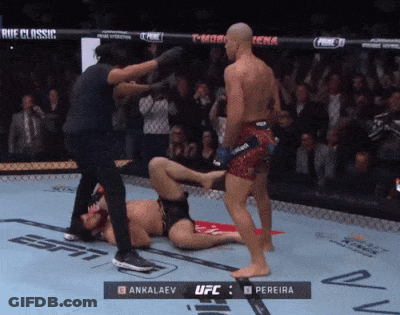 A Ufc Fight Between Ankalev And Pereira Is Being Shown On Espn GIF