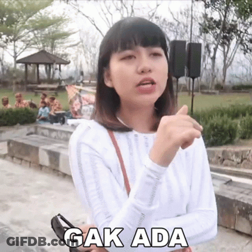 Woman Making Funny Face Saying Ga Ada GIF