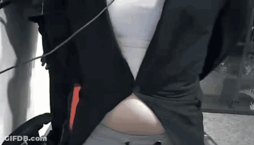 A Woman 'S Stomach Is Shown In A Blurry Photo GIF