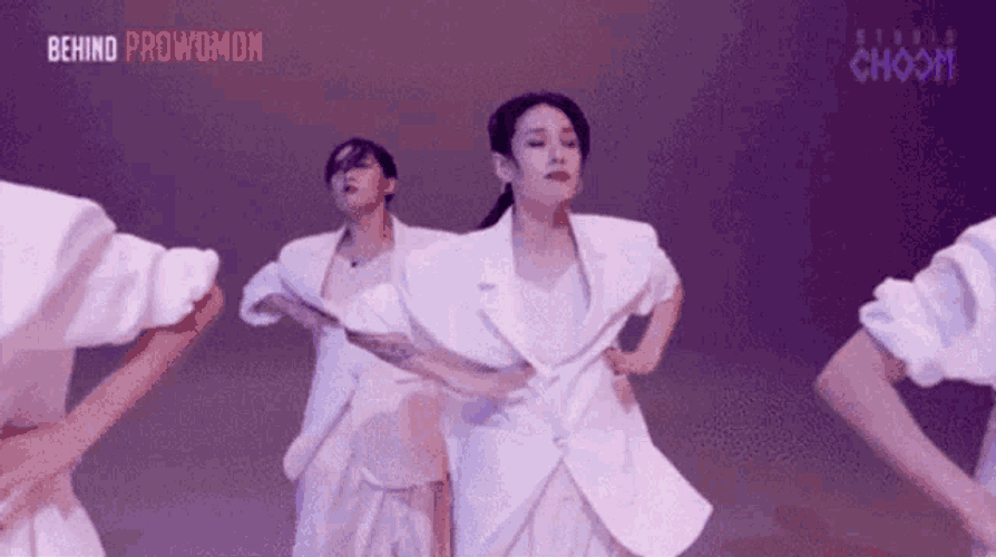 Aejaemz Monikashin GIF