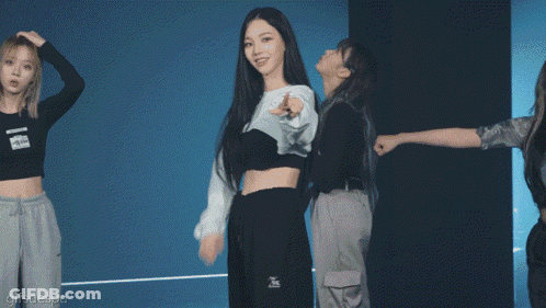 Aespa Naevis GIF