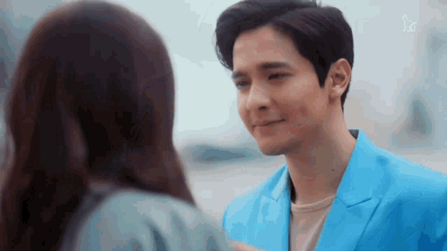 Alden Richards And Maine Mendoza Forehead Kiss GIF