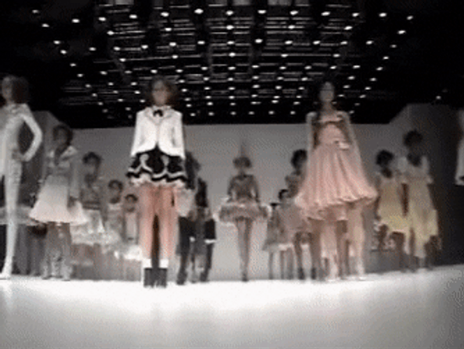 Alexander McQueen Spring Summer 2005 GIF
