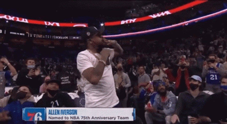 Allen Iverson Fans Flying Kiss Basketball Star Practice GIF