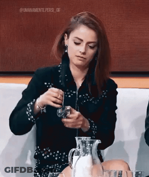 Annalisa Scarrone Awkwardly Attempts Yoyo GIF
