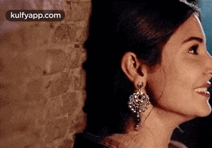Anushka Sharma.Gif GIF