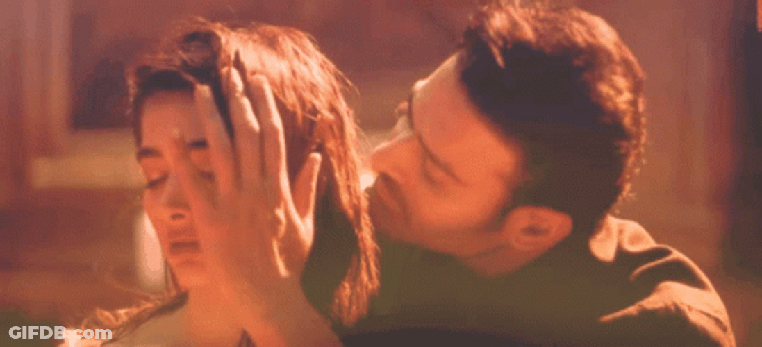 Ashiqui Aagayi Hug Romantic Boyfriend GIF