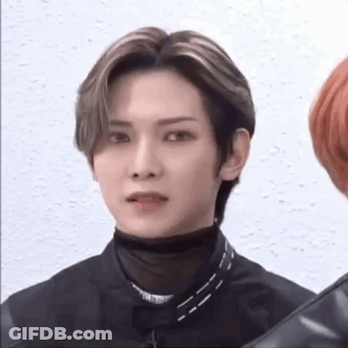 Ateez Yeosang Side Eye GIF