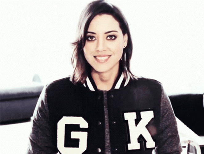 Aubrey Plaza Body Language GIF