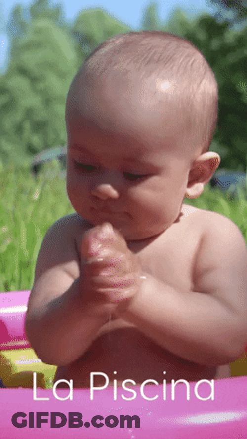 Baby In The Pool Aplausos GIF