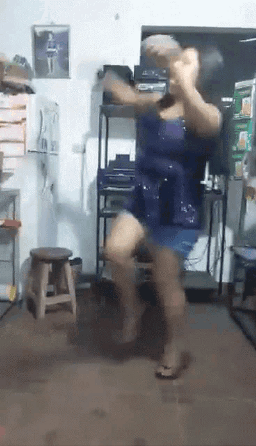 Bailando Dancing Girl Jumping Around GIF