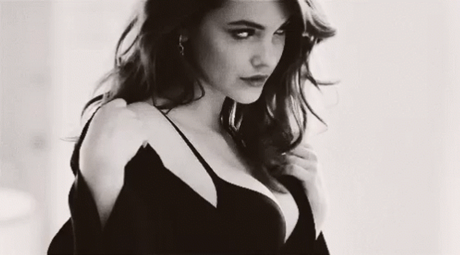 Barbara Palvin Sexy Modeling GIF
