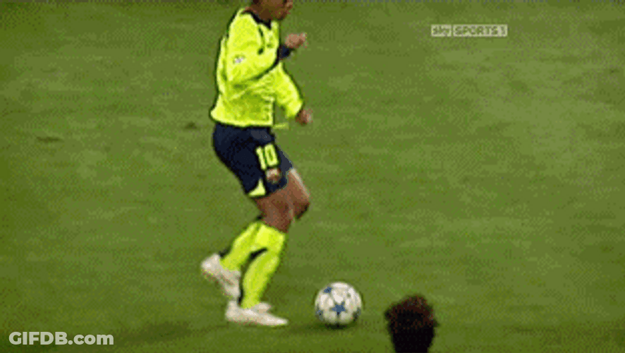 Barcelona Futbol Incredible Footwork Dodging Enemy GIF