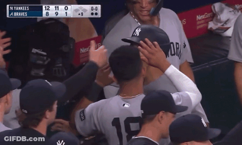 Baseball Game Yankees Vs Braves GIF