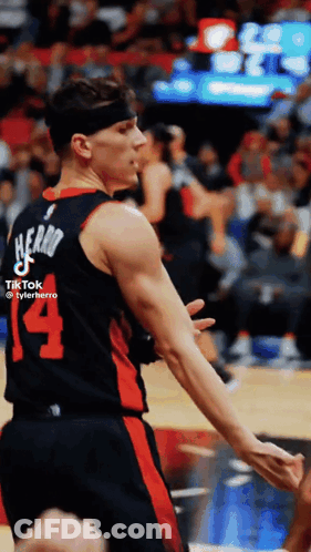 Basketball Player In Number 14 Jersey GIF