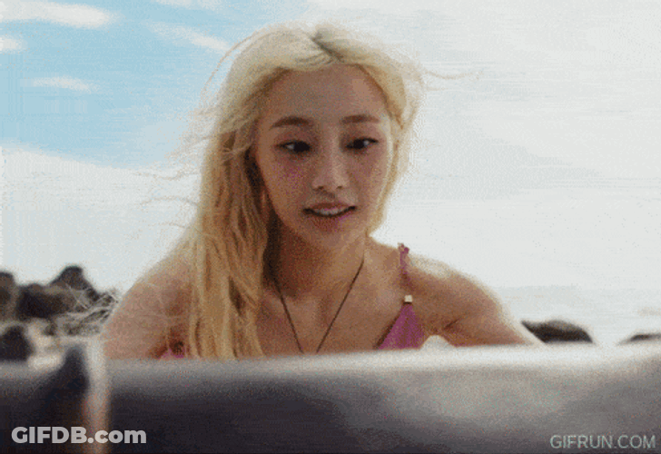 Beach Chuu GIF