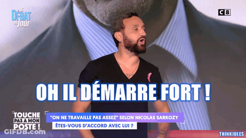 Bearded Man Before Screen With Text Oh Il Demarre Fort GIF