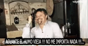 Bearded Man Smiling Aguante El Humo Vieja GIF