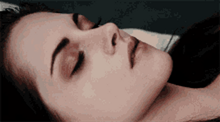 Bella Swan Sleeping Face Makeup Look GIF