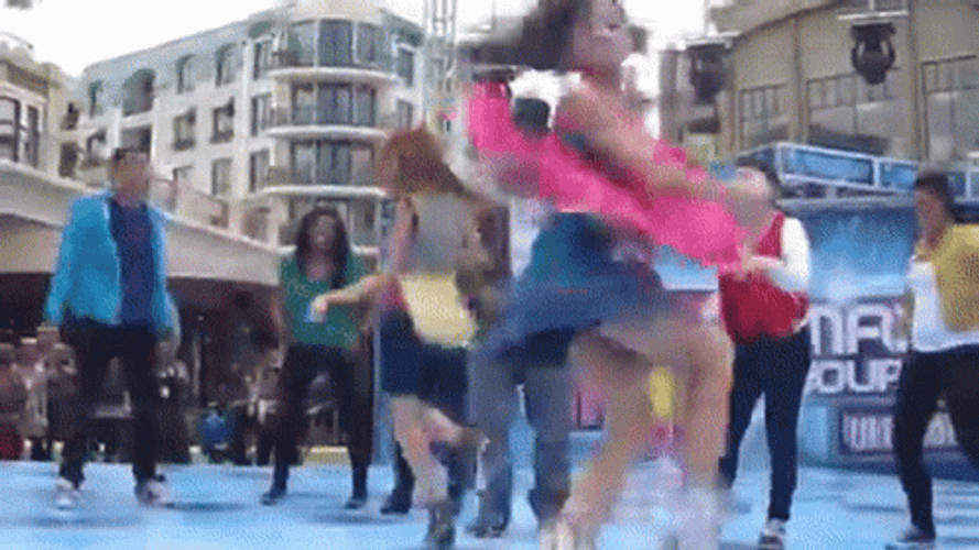 Bella Thorne Shake It Up Zendaya GIF