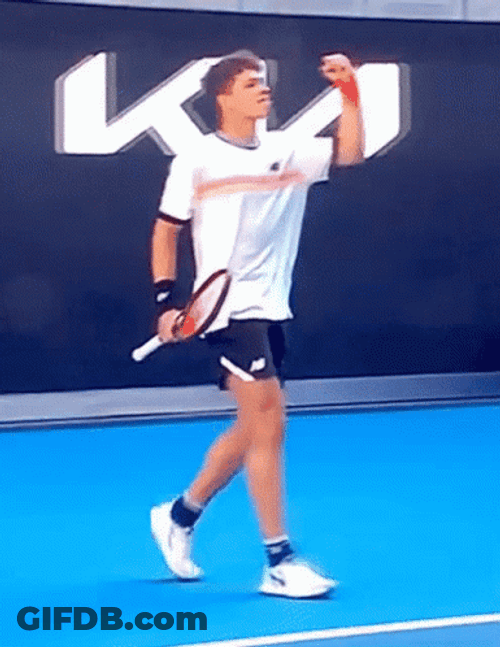 Ben Shelton Raising His Fist GIF