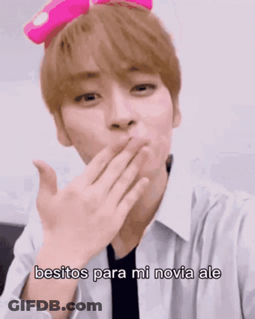 Besitos Lee Flying Kiss GIF
