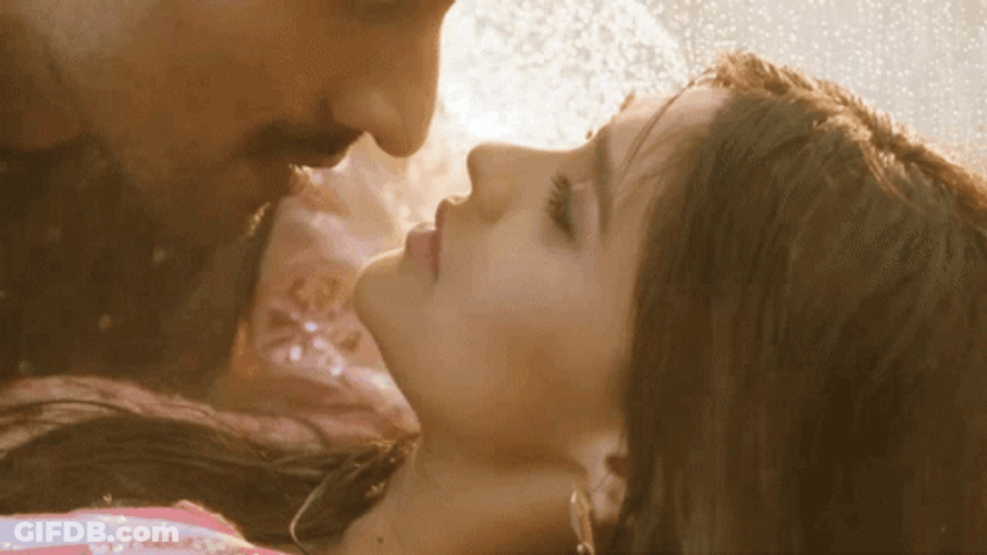 Besos Romanticos GIF