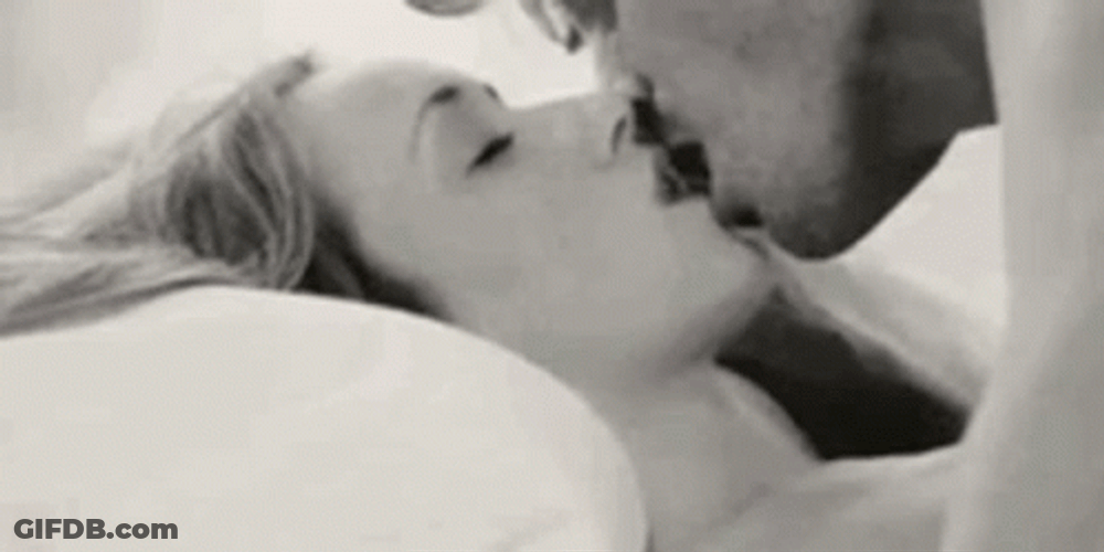 Besos Romanticos GIF