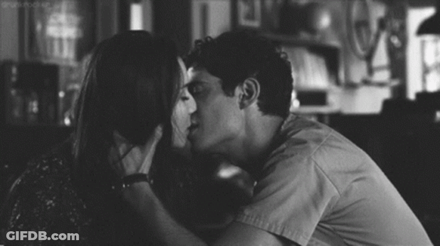 Besos Romanticos GIF