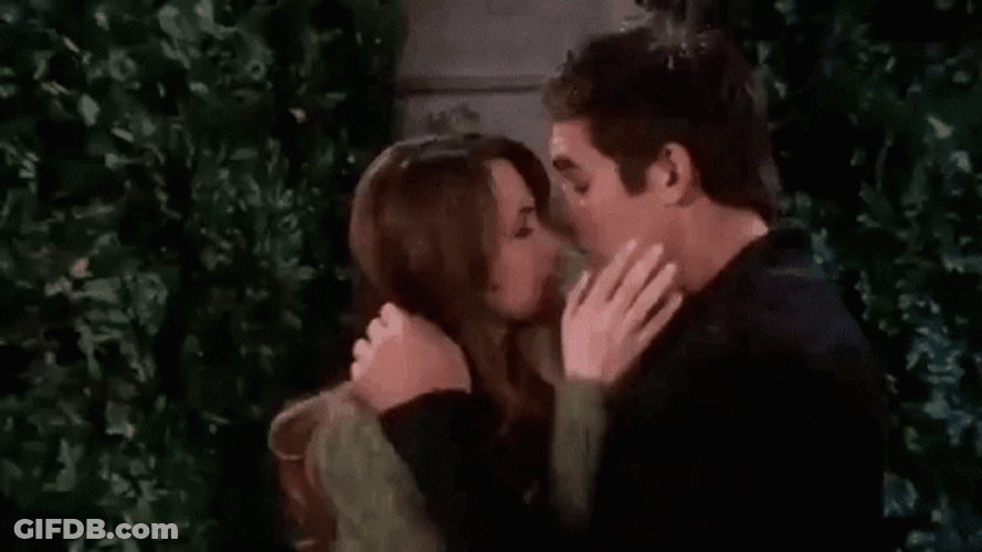 Besos Romanticos GIF