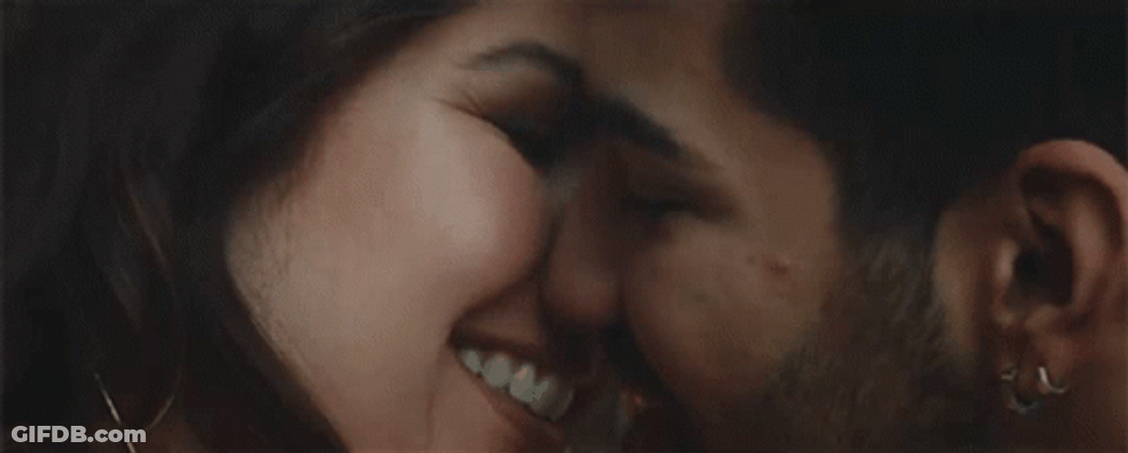 Besos Romanticos GIF