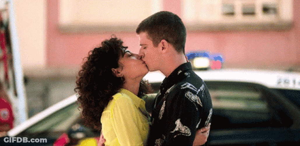 Besos Romanticos GIF