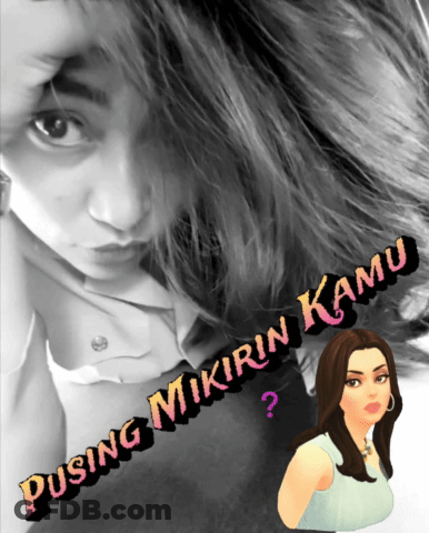 Black And White Woman Pusing Mikirin Kamu GIF