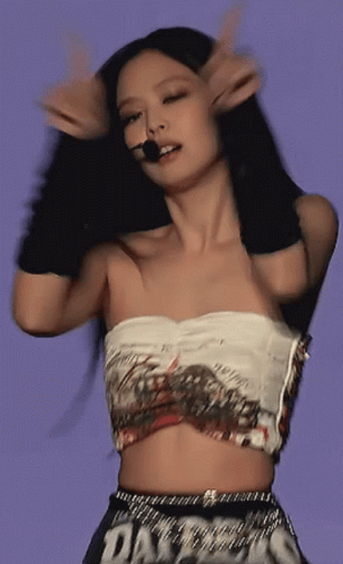 Blackpink Jennie Heart GIF