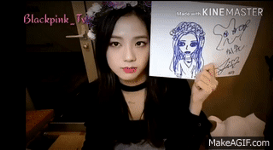 Blackpink Jisoo Showing Her Drawing GIF