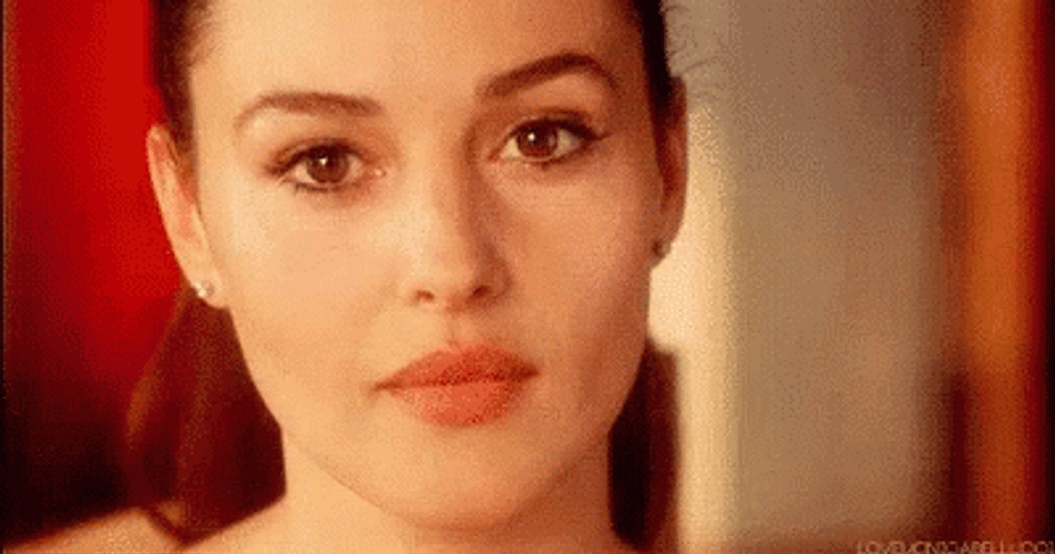 Blinking Monica Bellucci GIF