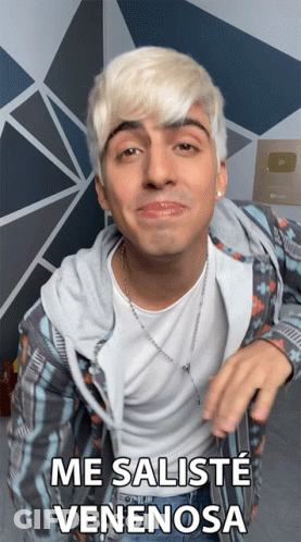 Blonde Hair Man Says Me Saliste Venenosa GIF