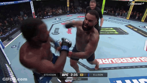 Boxing Match Between Steveson And Ellison On Paramount+ GIF