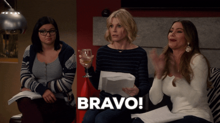 Bravo Gloria Modern Family GIF