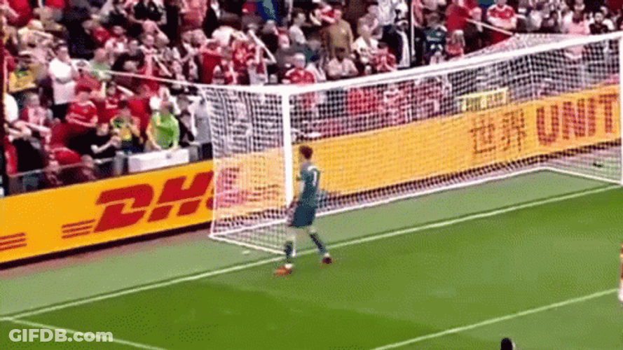 Bruno Fernandes Mini Dances GIF