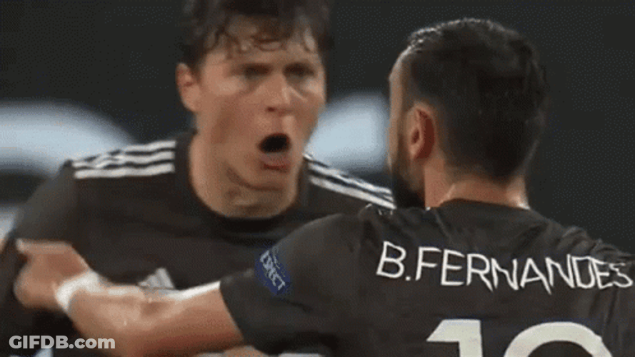 Bruno Fernandes Victor Lindelöf GIF