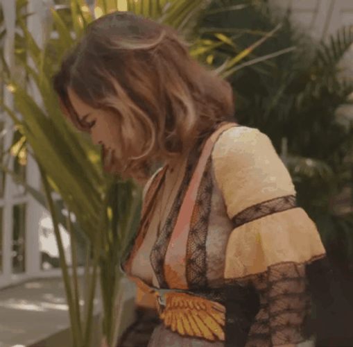 Celebrity Emilia Clarke Angry Annoyed GIF