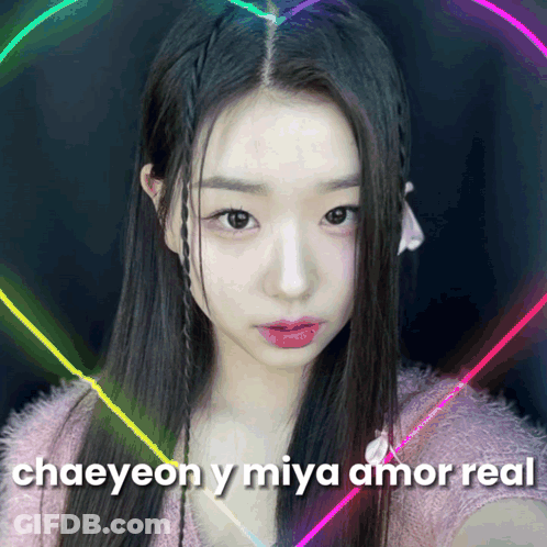 Chaeyeon Y Miya Amor Real GIF