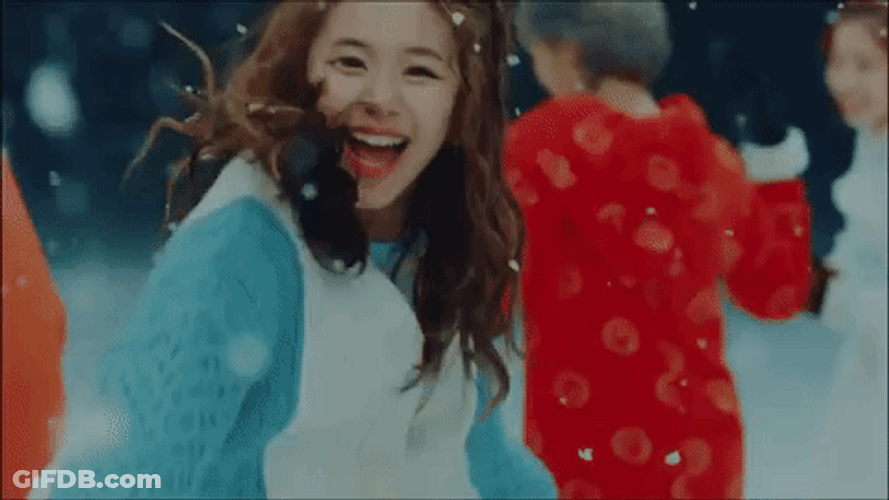 Chaeyoung Having Fun In Snow GIF